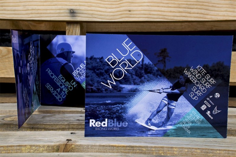 Publicidad creativa Cuadríptico Red Blue